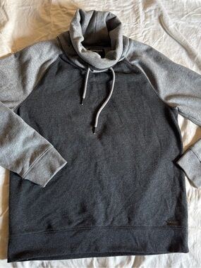 Men's vintage Express colorblock Two-Tone Gray Pullover Sweater Medium